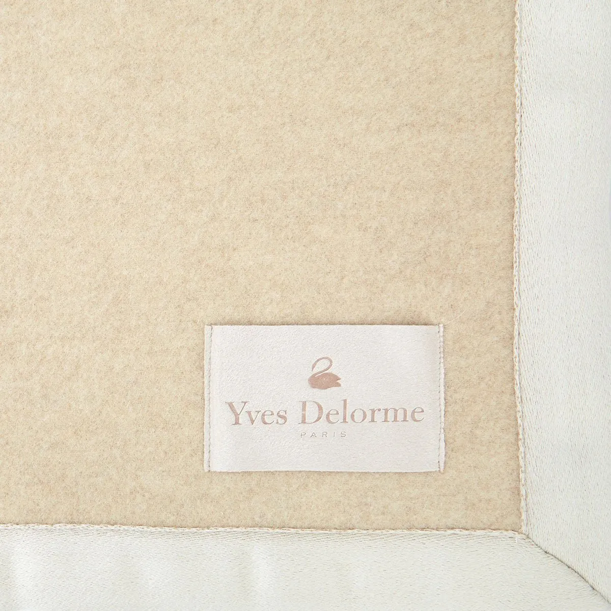 Duchesse Pierre Blanket by Yves Delorme